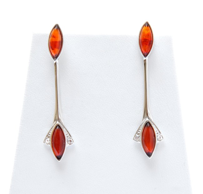 Przejdź do produktu Kolczyki z koniakowym bursztynem i cyrkoniami