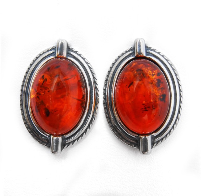 Przejdź do produktu Kolczyki z koniakowym bursztynem