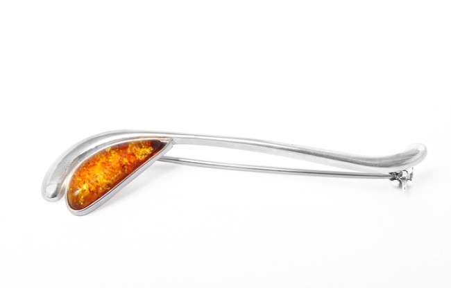 Przejdź do produktu Broszka z koniakowym bursztynem