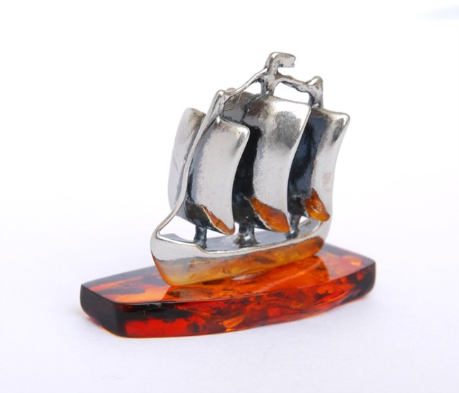 Przejdź do produktu Statek z koniakowym bursztynem