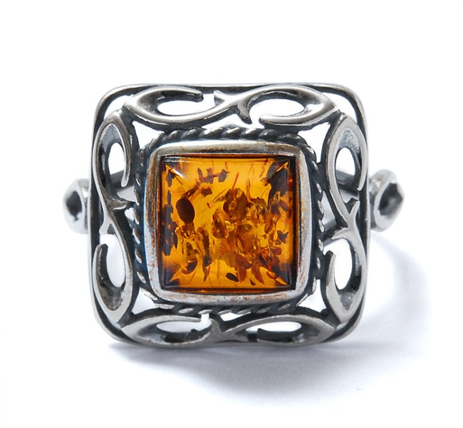 Przejdź do produktu Pierścionek z koniakowym bursztynem